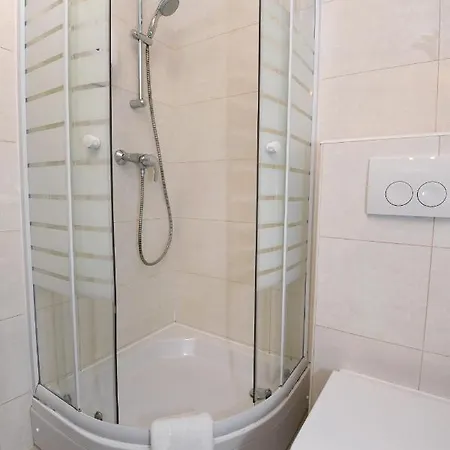 Il Padrino بيت ضيافة زادار